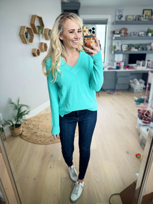 Great Idea V-Neck Sweater In Mint