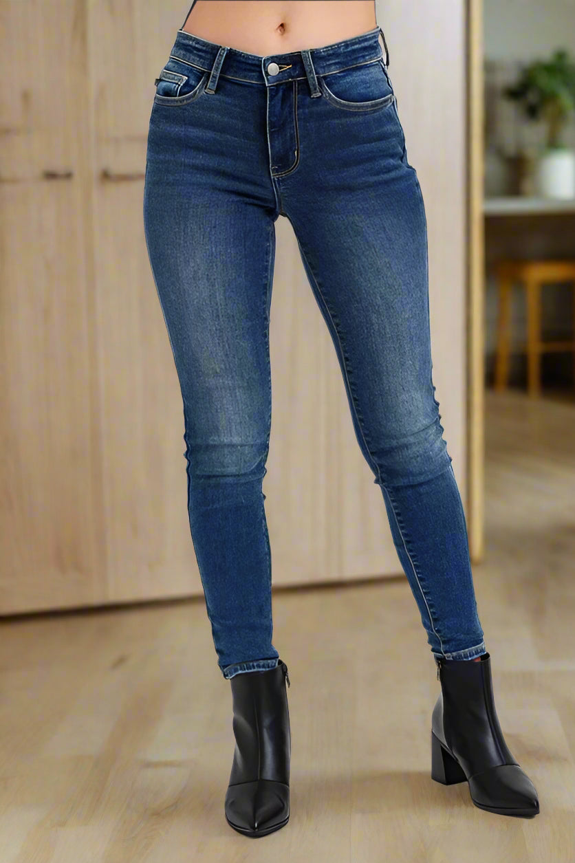 Judy Blue Mid Rise Skinny Jeans
