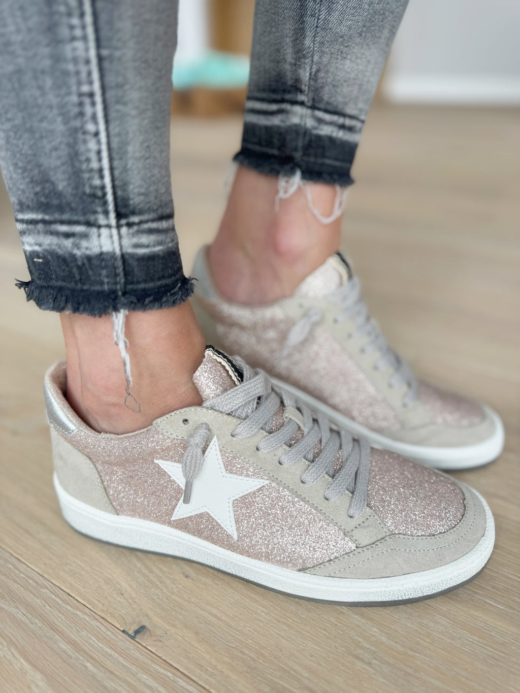 Shushop Paz Sneakers in Champagne