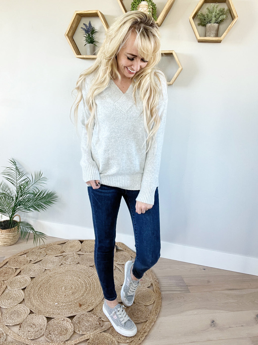 Star of the Show Long Sleeve Sweater in Light Gray