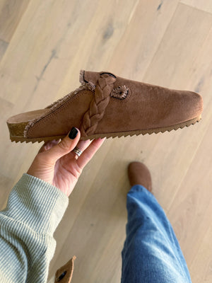 Very G Iris Shoes in Tan