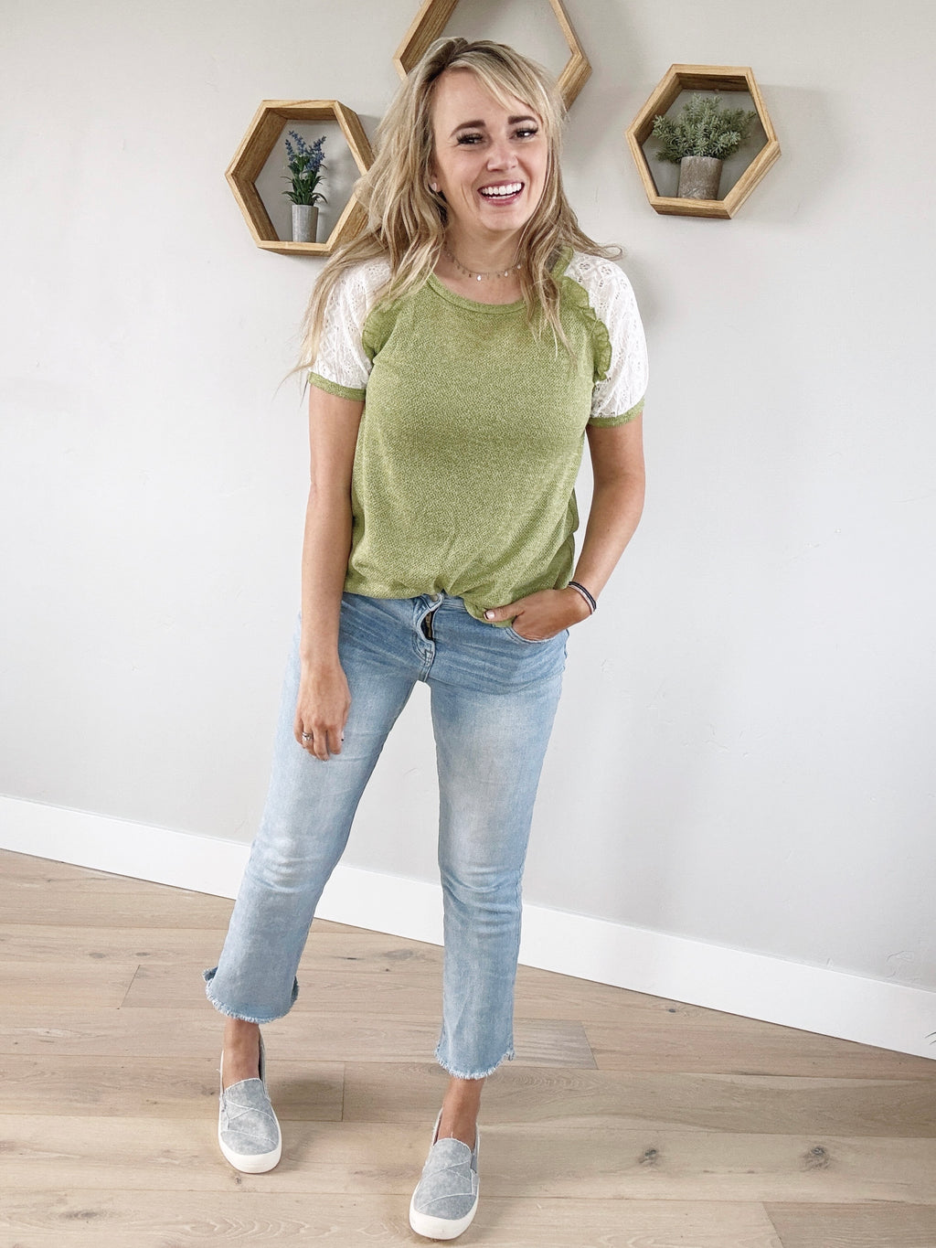 Sunshine Girl Ruffle Detailed Short Sleeve in Kiwi