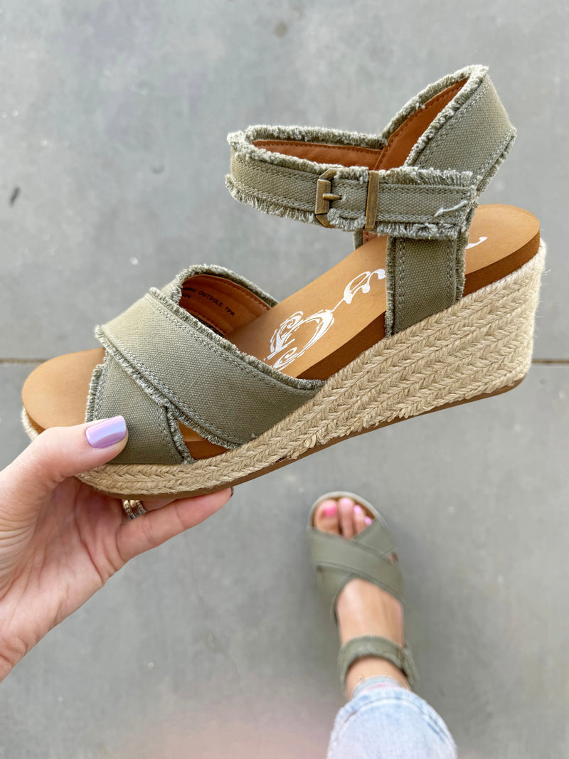 Very G Brista Sandals in Khaki