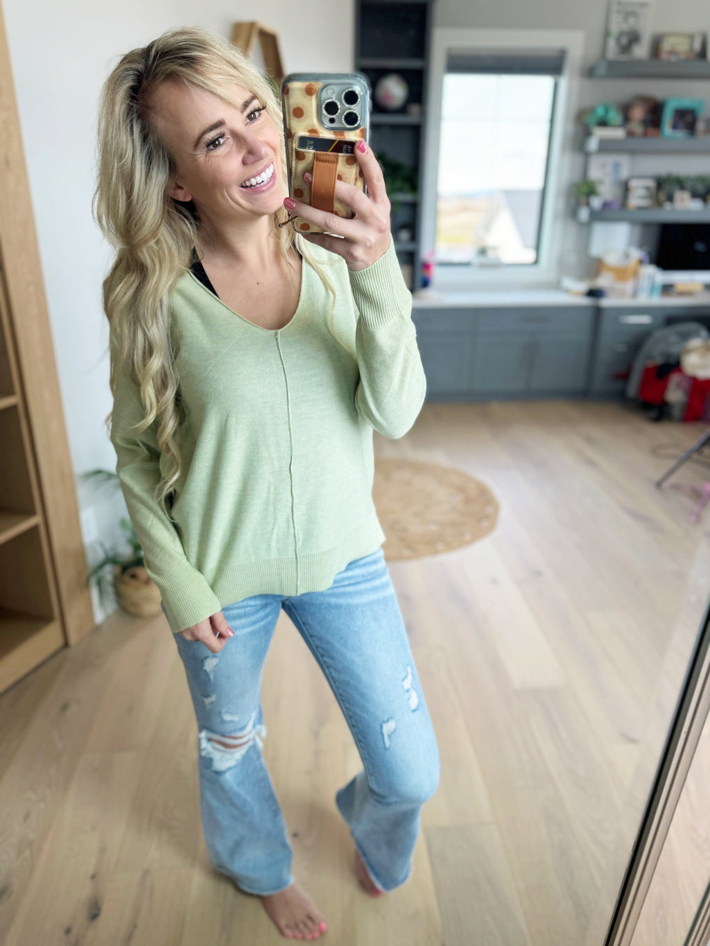 Carry On Light Weight V-Neck Sweater in Pistachio