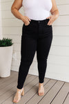 Judy Blue Tummy Control Classic Skinny Jeans in Black