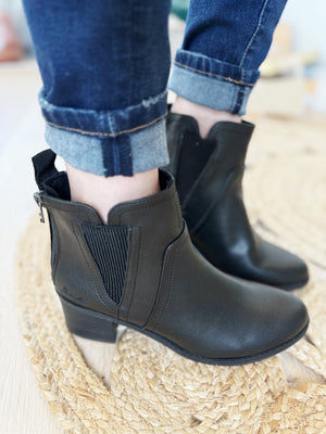 Blowfish Beam Boots in Black