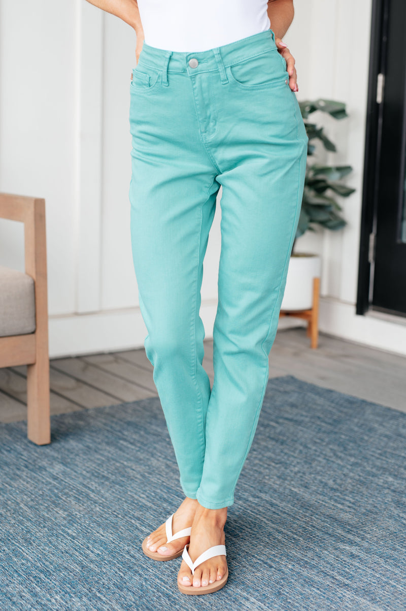 Judy Blue High Rise Garment Dyed Slim Jeans in Aquamarine