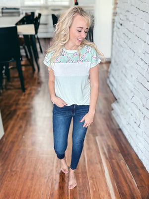 My Hometown Solid Floral Sleeve Contrast Top in Mint