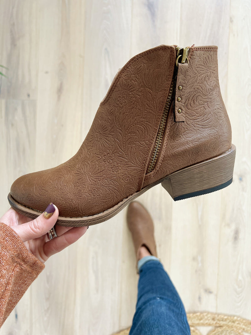 Very G Chisel Boots in Tan (SALE)