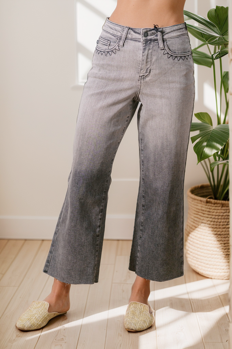 Judy Blues Smokeshow Crop Jeans