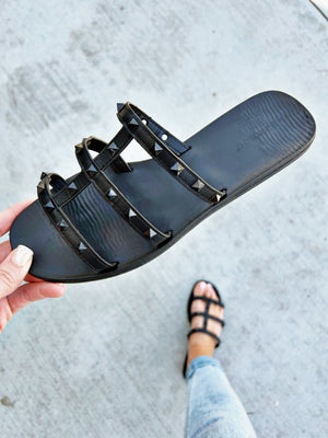 Free And Easy Sandals in Black