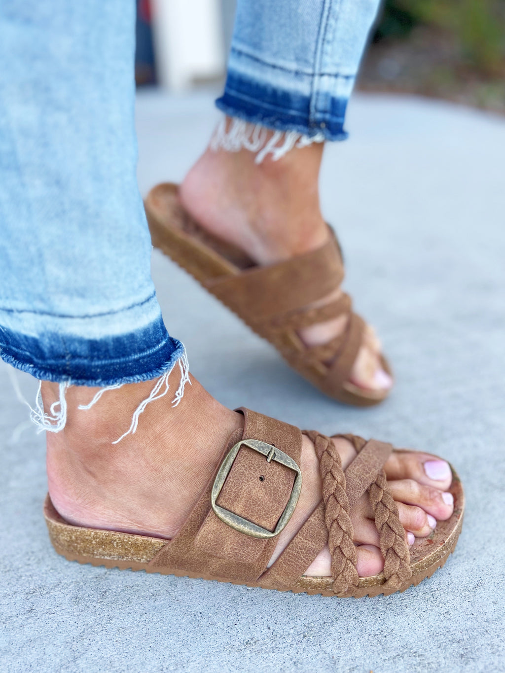 Very G Nora Total Perfection Sandals in Tan