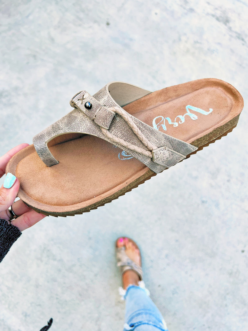 Very G Ocean Vacation Sandals in Cream