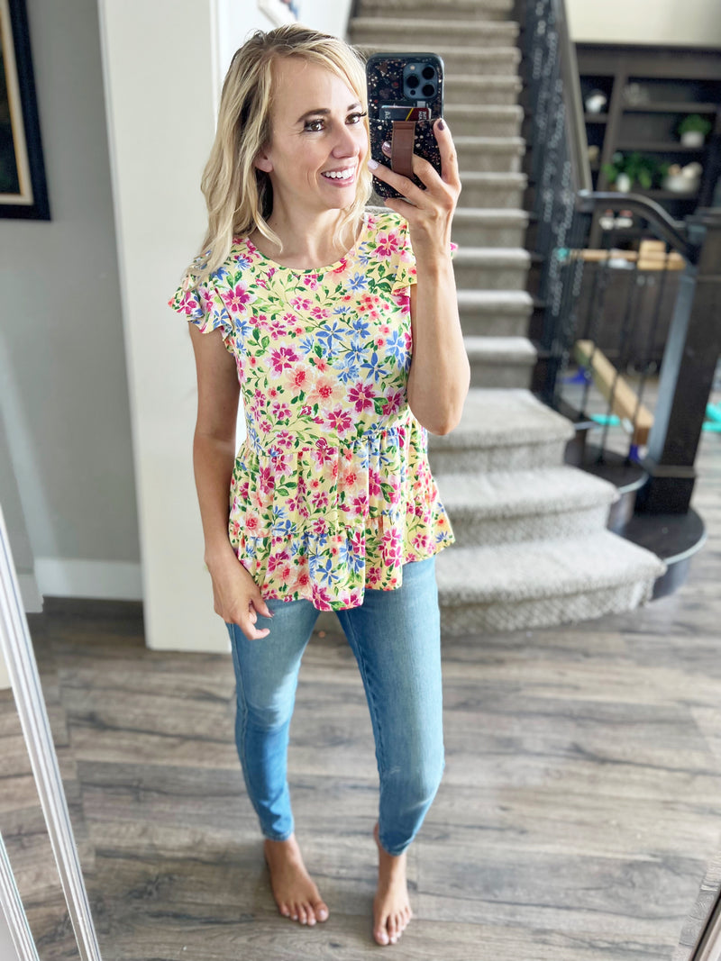 Glamping Floral Ruffle Cap Sleeve Blouse in Yellow