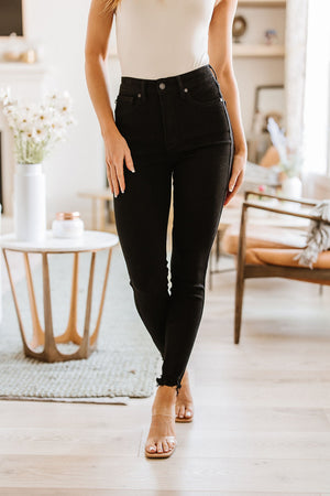 Judy Blue High Rise Tummy Control Skinny Jeans in Black