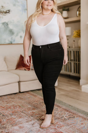 Judy Blue High Rise Tummy Control Skinny Jeans in Black
