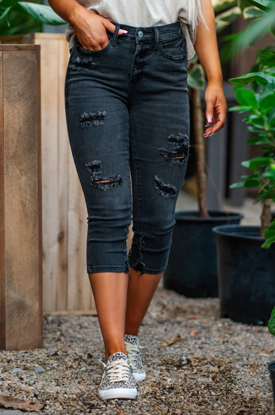 Distressed online boyfriend capris