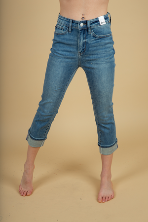 Judy Blue What You See Medium Wash Capris