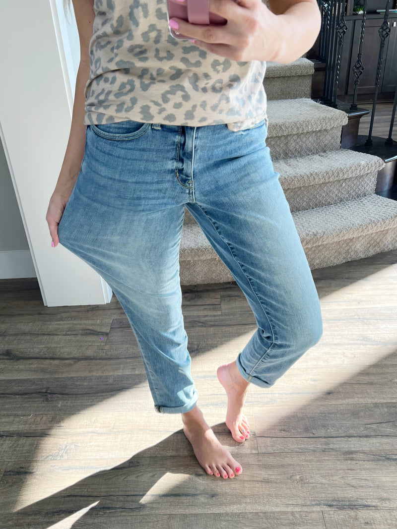 Judy Blue Without Warning Girlfriend Jeans