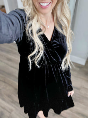 Jentsyn Velvet V-Neck Dress in Black