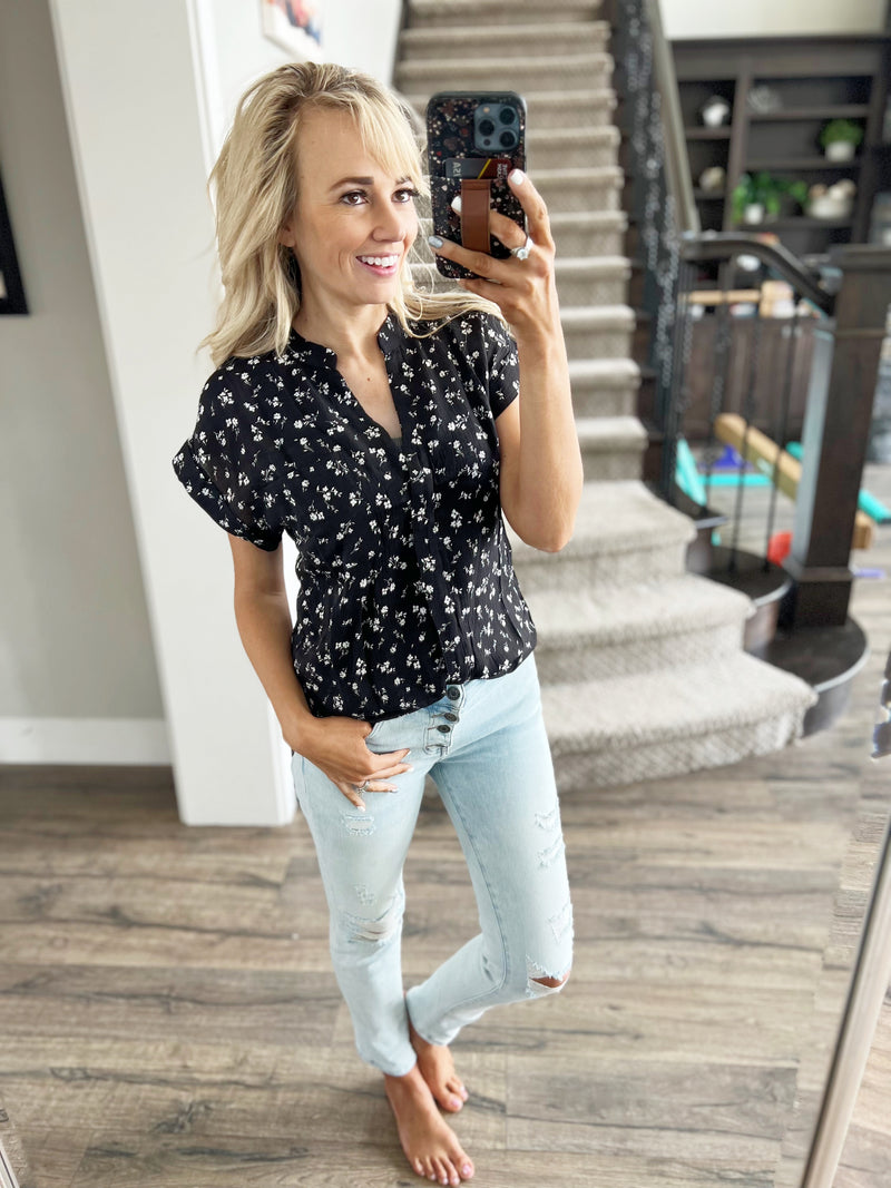 Idealization Floral Blouse in Black